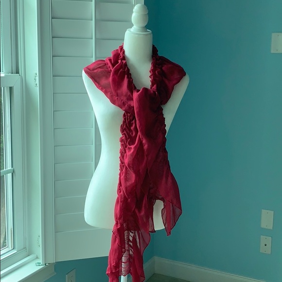 🧣Red Scarf - Picture 2 of 3